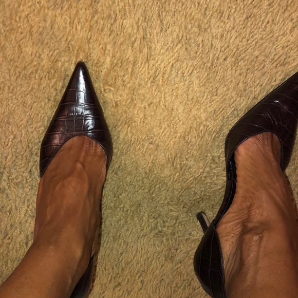Pointy toed brown alligator  heels - Picture 5 of 7